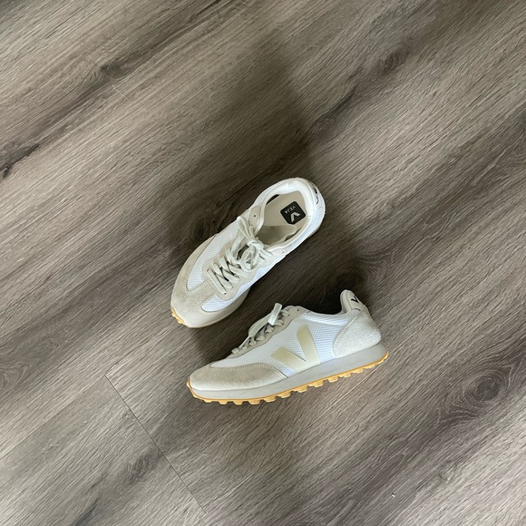 Veja White and Cream Women's Sneakers - Picture 2 of 12